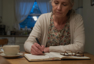 My 73-year-old mother babysat our neighbor’s child for 4 weeks … and never got paid a single dollar. Every morning, my mom showed up early, brought snacks from her own kitchen, cleaned the house, and cared for that little girl like family. The agreement was simple: $80 a day.